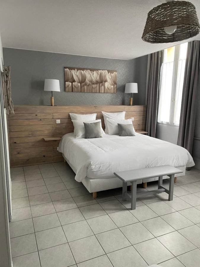 Les Trois Cedres Hotell Saint-Ouen-d'Aunis Eksteriør bilde