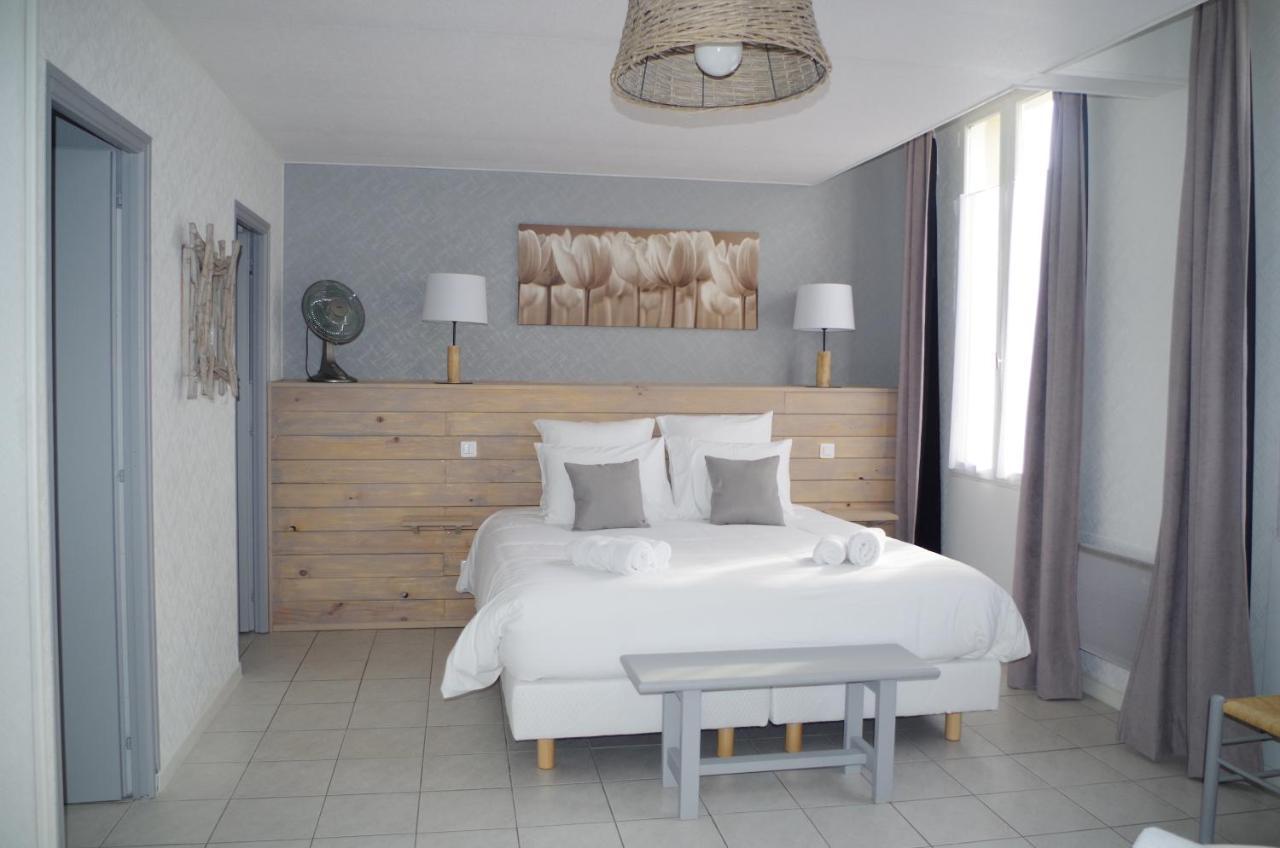 Les Trois Cedres Hotell Saint-Ouen-d'Aunis Rom bilde