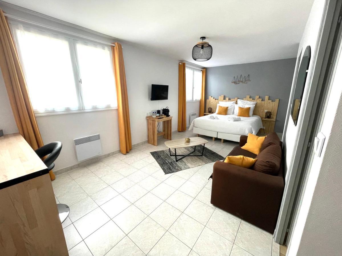 Les Trois Cedres Hotell Saint-Ouen-d'Aunis Rom bilde
